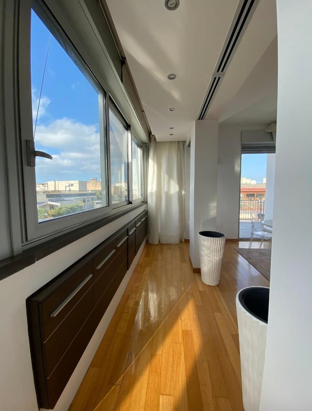 Attico Reale - In Centro, Tra Stazione E Bari Vecchia Apartment Exterior photo